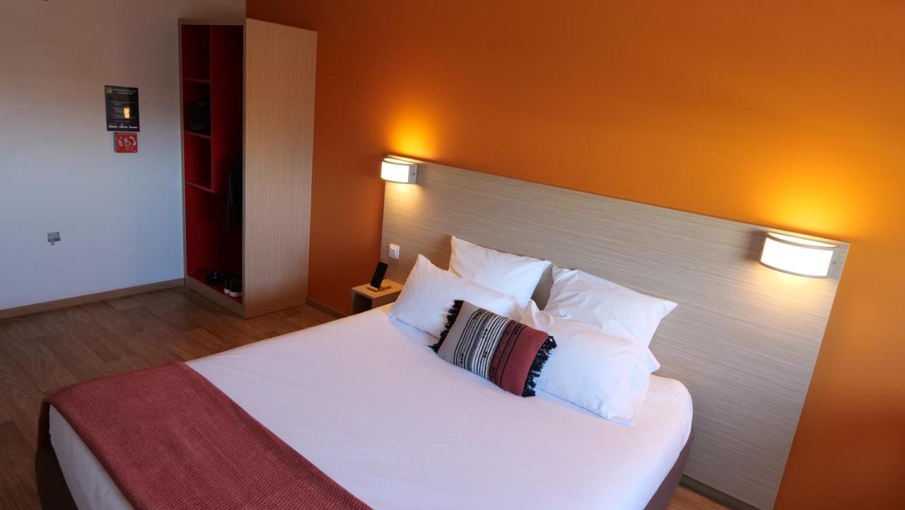 Oneloft Hotel Obernai Bagian luar foto